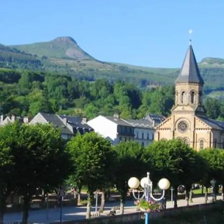 Appartement D'Une Chambre A La Bourboule Avec Magnifique Vue Sur La Montagne Jardin Clos Et Wifi A 12 Km Des Pistes *